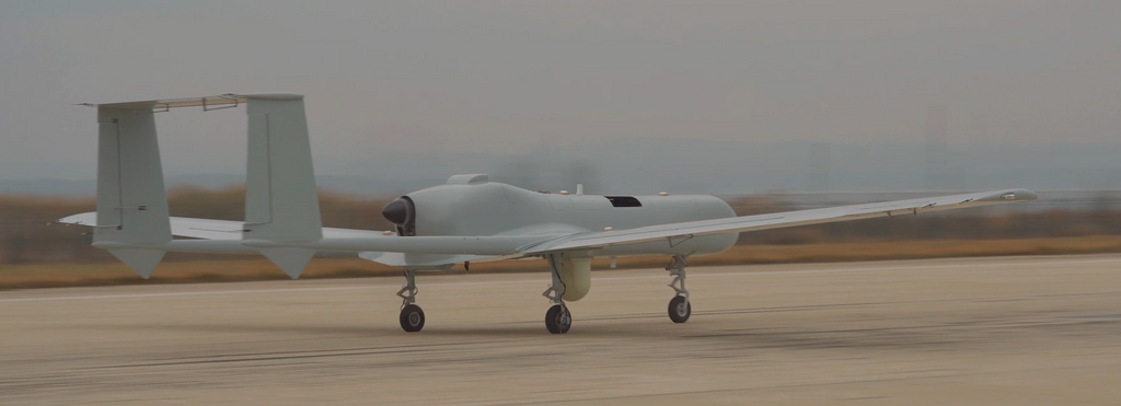 RaignV GHQ-600 fixed-wing UAV - heavy payload, long endurance, compatible with multi-mission payloads such as cloud particle spectrometers, with optional anti-icing and parachute recovery systems.